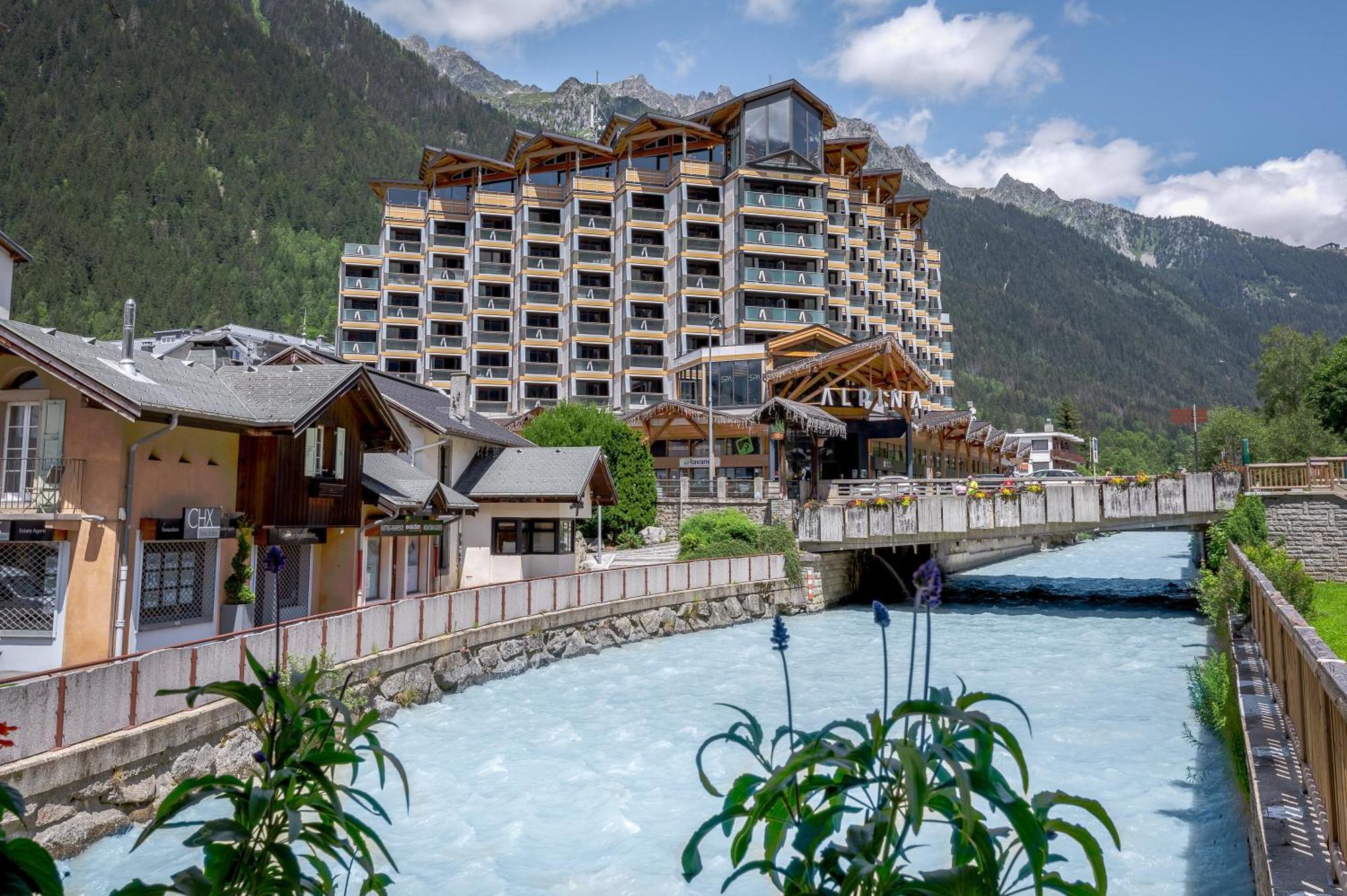 Alpina Eclectic Hotel Chamonix Exterior photo